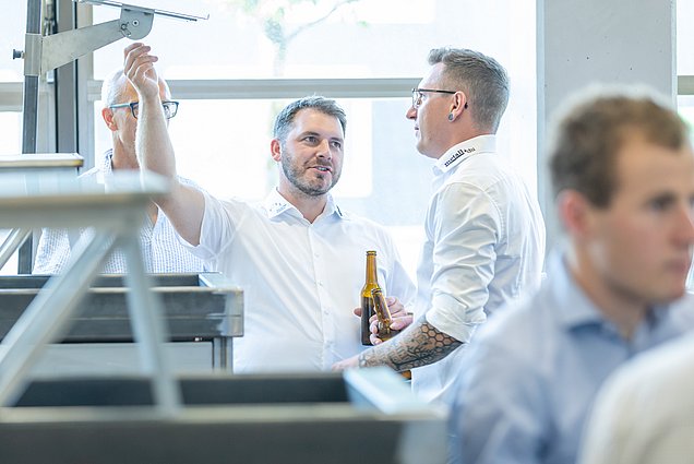 Es wird erklärt und bestaunt