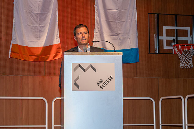 Le directeur d'AM Suisse Bernhard von Mühlenen dans son discours de remerciement final