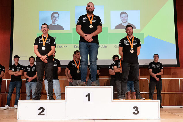 Metallbaukonstrukteur v.l.n.r Fabian Betschart, Robin Krummenacher, Samuel Grisel