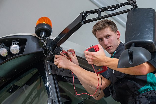 Tobias Roth Tobias Roth