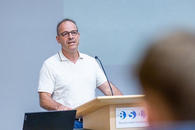 Der Rektor der BSL, Tobias Widmer überbrachte eine Grussbotschaft.