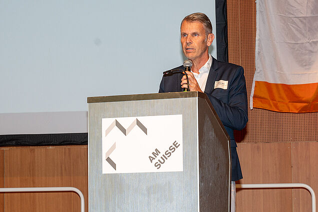 Peter Meier, Zentralpräsident AM Suisse, führte die Redner des Abends ein.